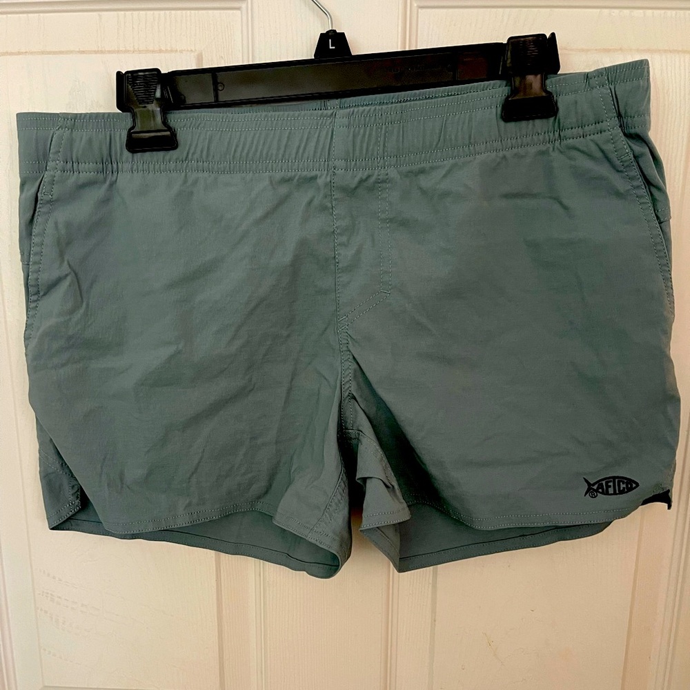 Aftco size L shorts
